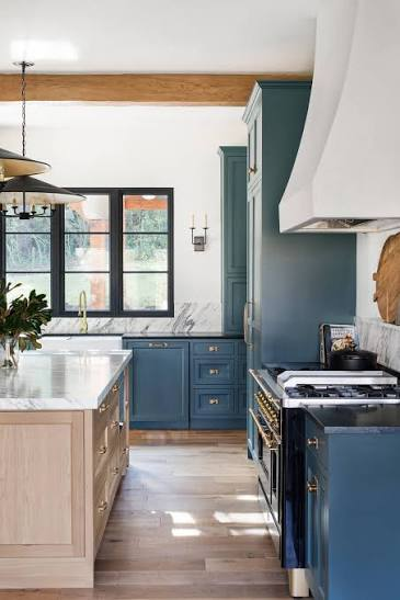 Creative Kitchen Cabinet Solutions for a Modern and Organized Home